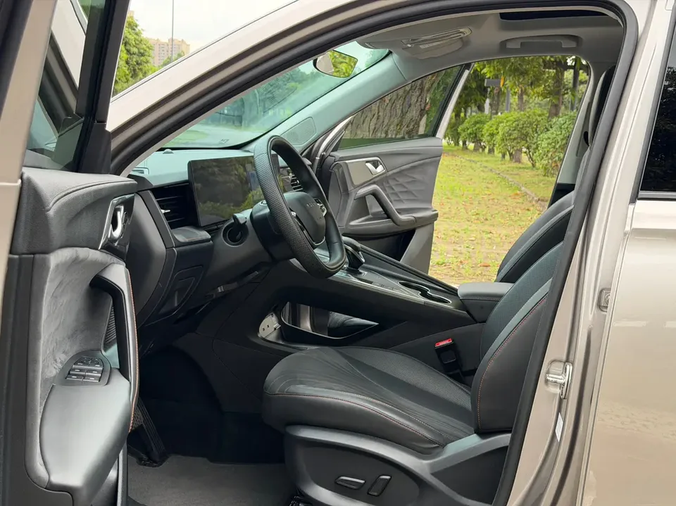 Roewe D5X DMH 135 Flagship Edition 2025 — миниатюра 5