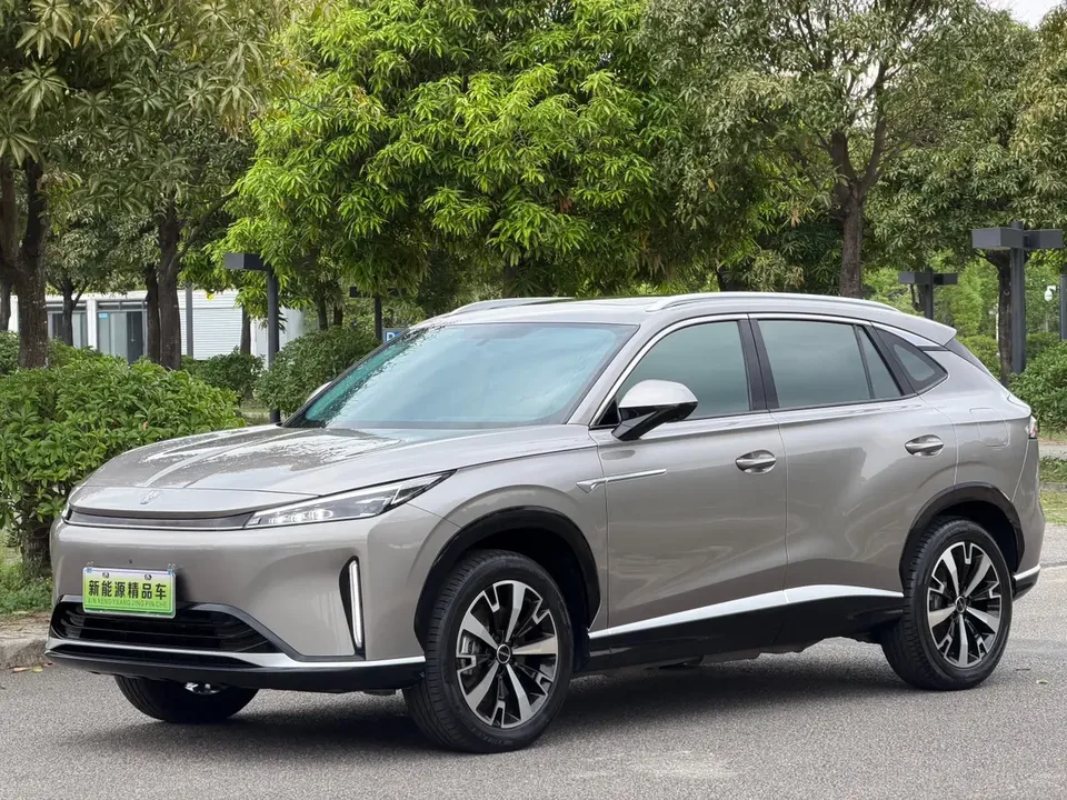 Roewe D5X DMH 2025