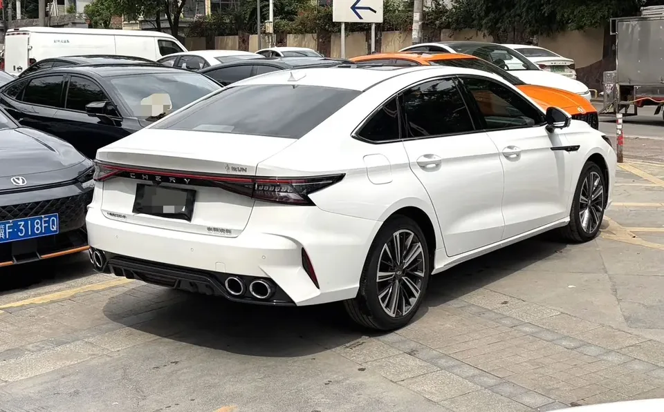 Chery Arrizo 8 1.6TGDI DCT Rui 2024 — миниатюра 5