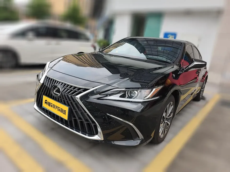 Lexus ES 2023