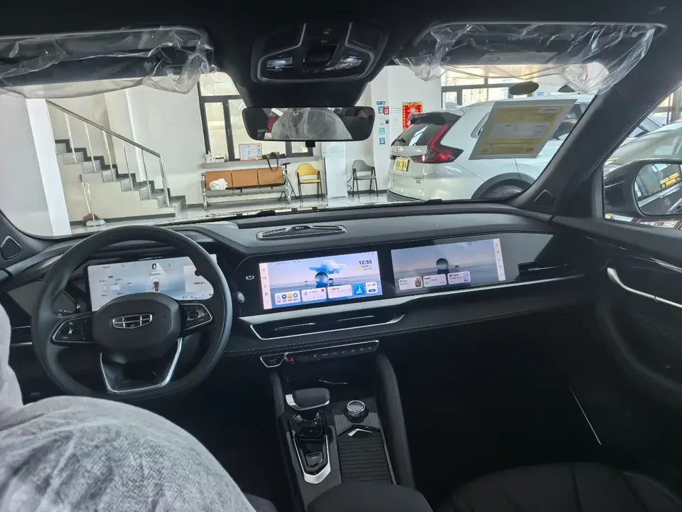 Geely Monjaro 2.0TD DCT EVO 2WD Changfeng Edition 2026 — миниатюра 5