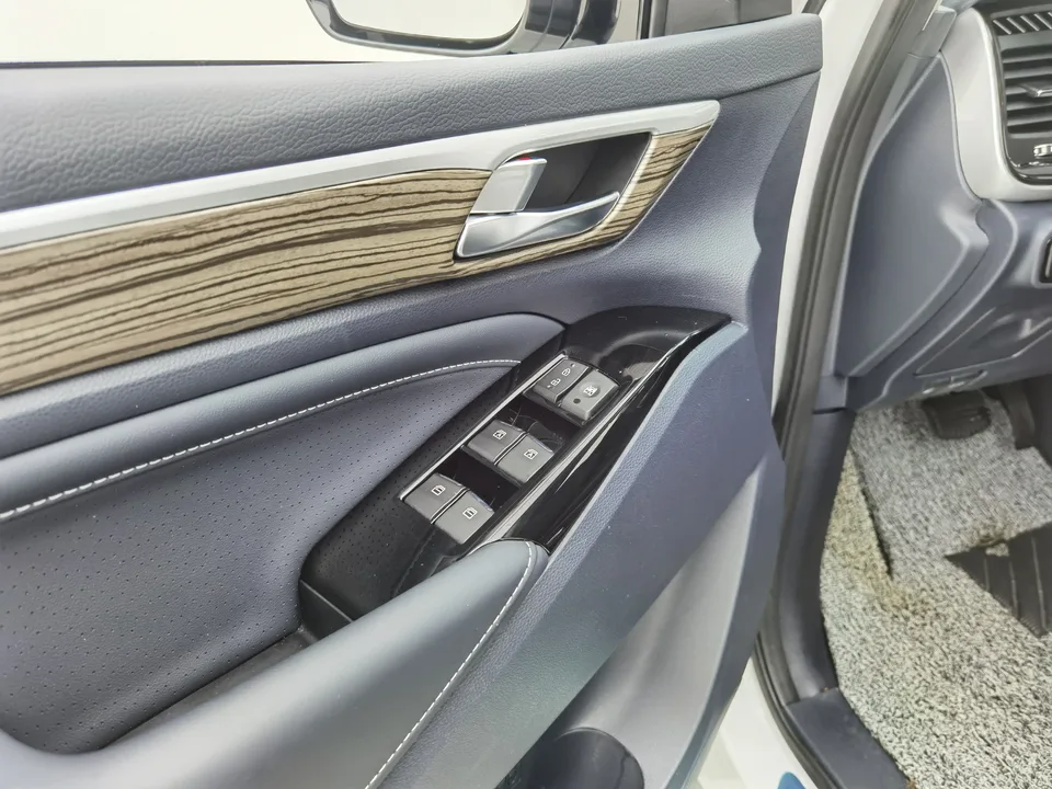 GAC Trumpchi M8 Trumpchi M8 2023 Lingxiu Series 390T Exclusive Edition 2024 — миниатюра 5