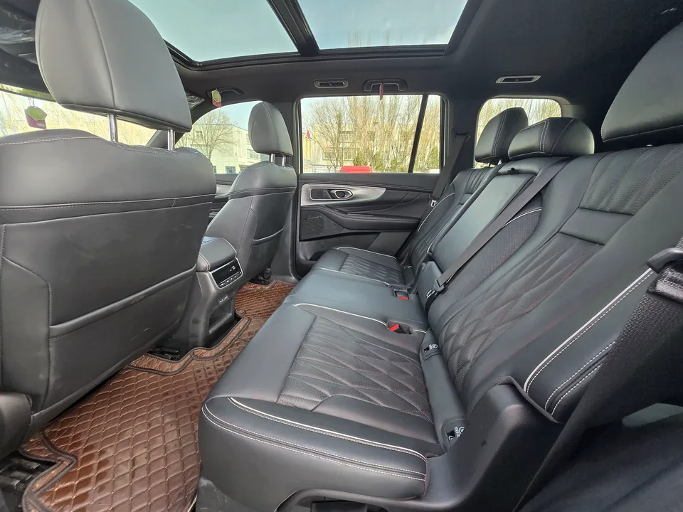 GAC Trumpchi GS8 Trumpchi GS8 2024 Trumpchi GS8 2024 Pilot Series 2.0TGDI 2WD Luxury Connected Edition 2024 — thumbnail 3