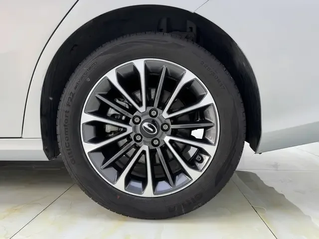 GAC Trumpchi Empow Shadow Leopard 2023 2.0L DHT High Energy Hybrid 2023 — thumbnail 3
