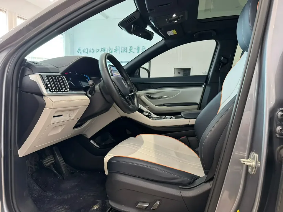 BYD Song PLUS DM DM-i 110KM 2WD flagship model 2022 — миниатюра 5