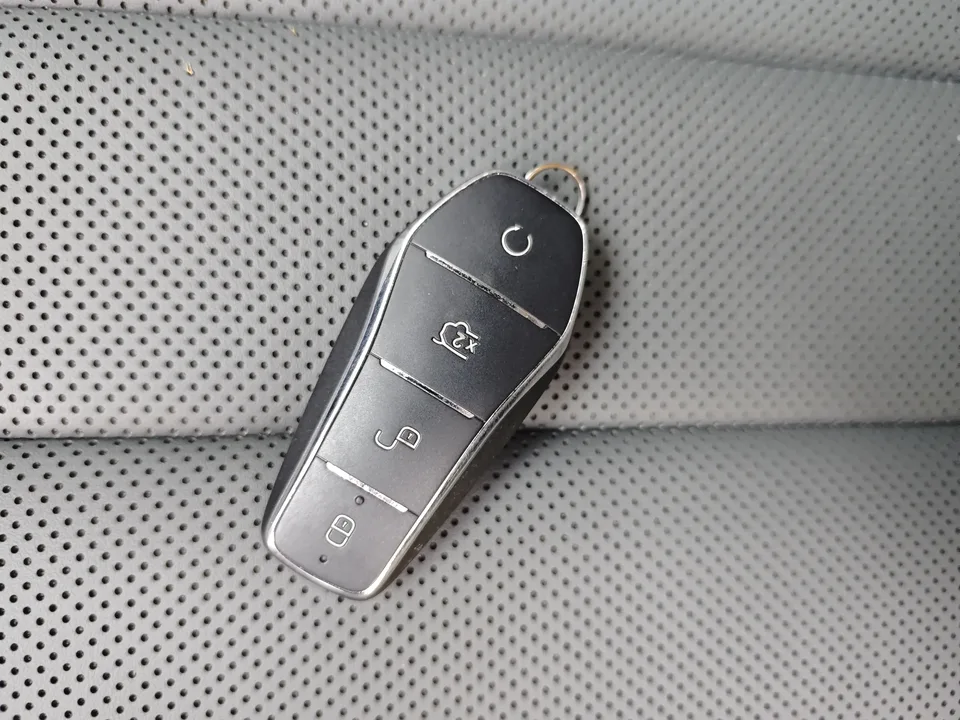 BYD Song Pro DM Second Generation Intelligent Driving Edition DM-i 75KM Leading Edition 2025 — миниатюра 3
