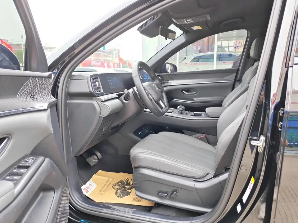 BYD Song Pro DM Second Generation Intelligent Driving Edition DM-i 75KM Leading Edition 2025 — миниатюра 4