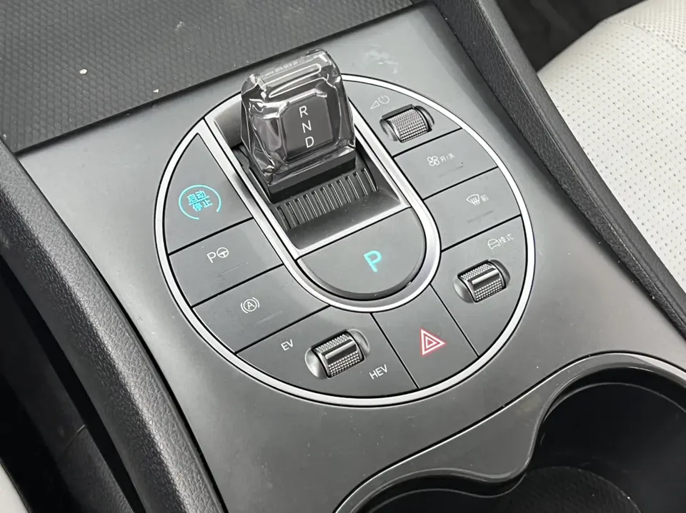 BYD Seal 05DM Intelligent Driving Edition DM-i 120KM Flagship Model 2025 — миниатюра 3