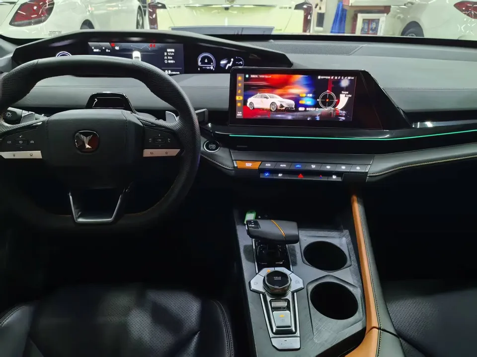 Changan UNI-V Changan UNI-V 2022 1.5T Smart Pilot 2023 — thumbnail 3