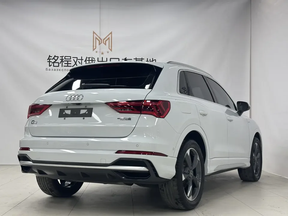 Audi Q3 Audi Q3 2022 35 TFSI Fashionable and Dynamic 2022 — миниатюра 2