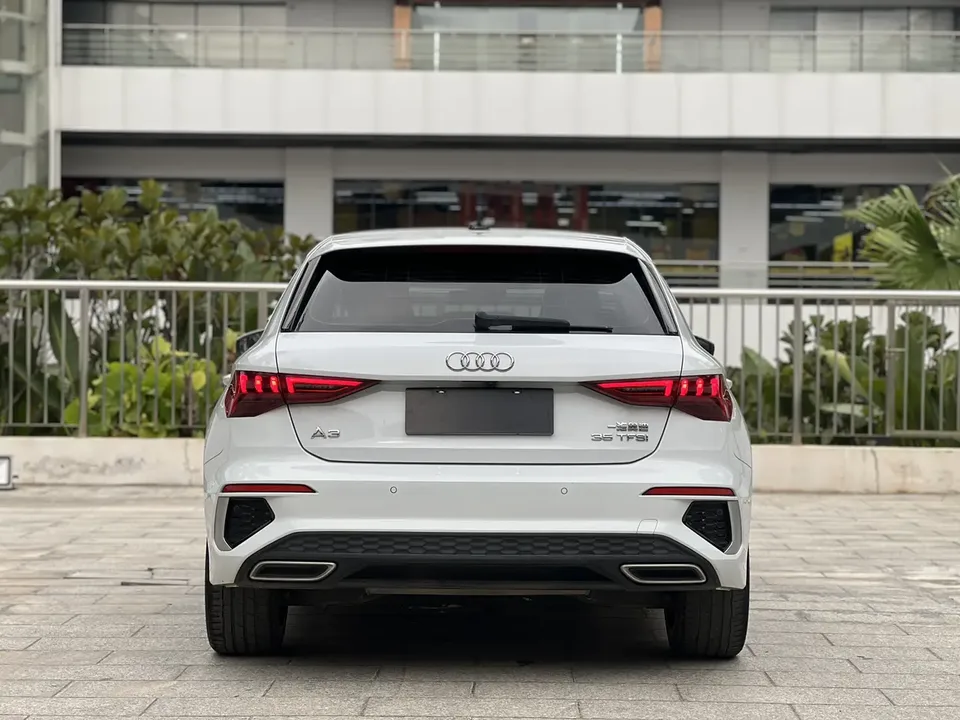 Audi A3 Sportback 35 TFSI stylish and sporty 2022 — миниатюра 2