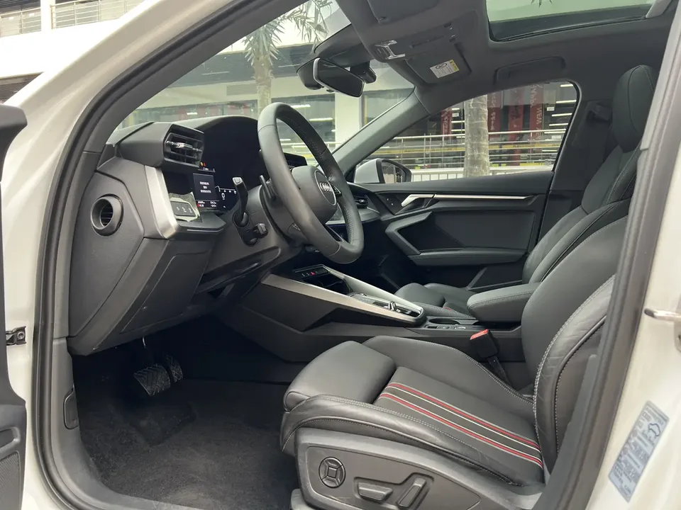 Audi A3 Sportback 35 TFSI stylish and sporty 2022 — миниатюра 4