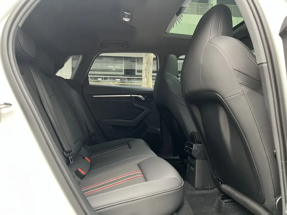 Audi A3 Sportback 35 TFSI stylish and sporty 2022 — миниатюра 5