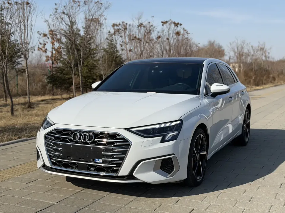 Audi A3 Sportback 35 TFSI stylish and sporty 2022 — фото 1, купить с доставкой в Москву