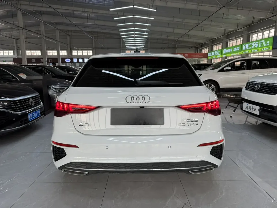 Audi A3 Sportback 35 TFSI stylish and sporty 2022 — миниатюра 2