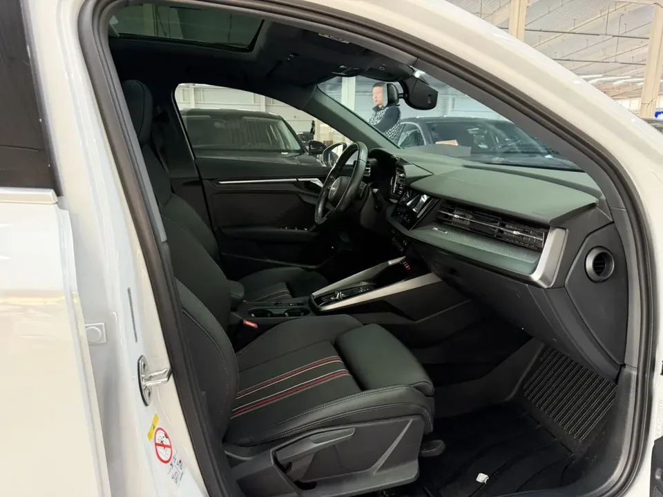 Audi A3 Sportback 35 TFSI stylish and sporty 2022 — миниатюра 5