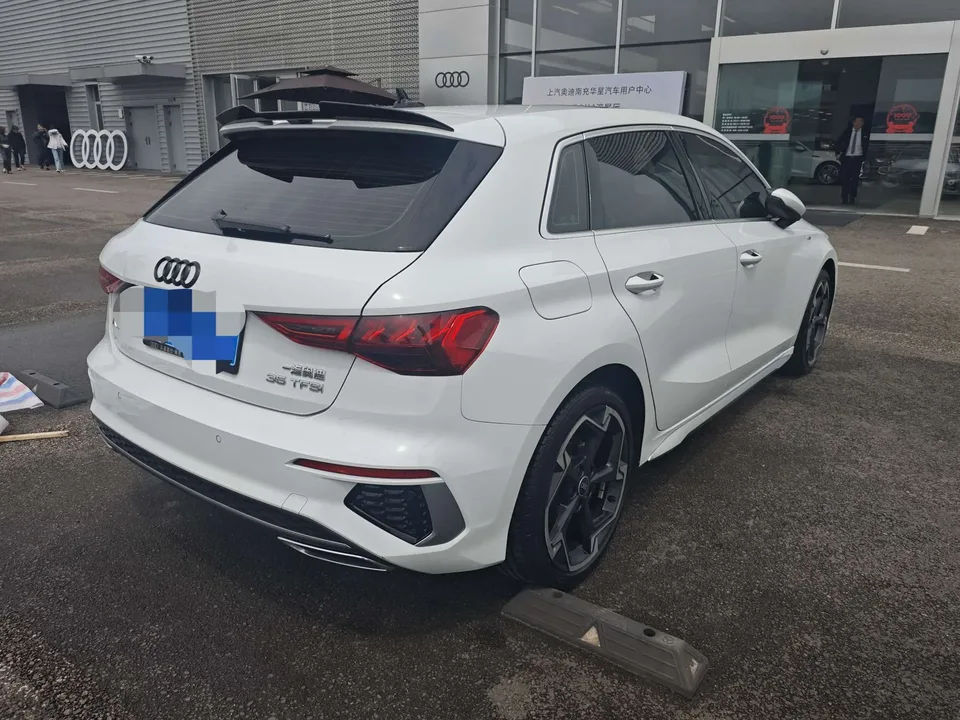 Audi A3 Audi A3 2024 Sportback 35 TFSI luxury sports model 2024 — миниатюра 4