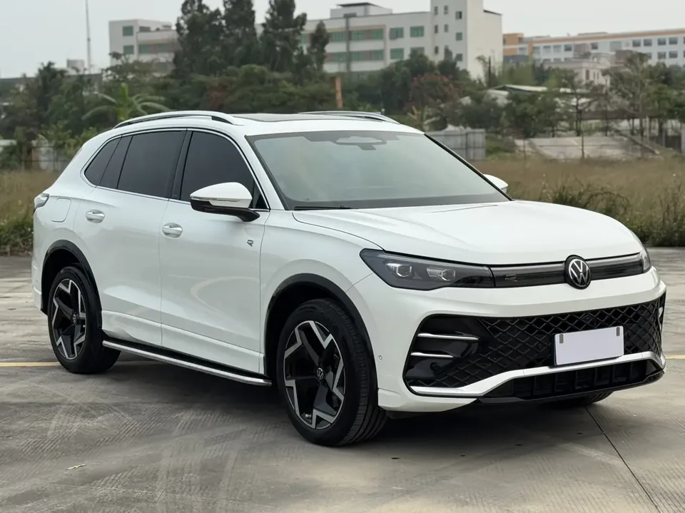 Volkswagen Tiguan L Tiguan L 2024 Pro 330TSI 2WD Smart Edition 2025 — thumbnail 3