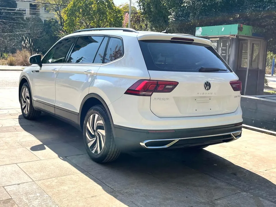 Volkswagen Tiguan L Tiguan L 2022 330TSI Automatic 2WD Comfort Edition 2022 — миниатюра 4