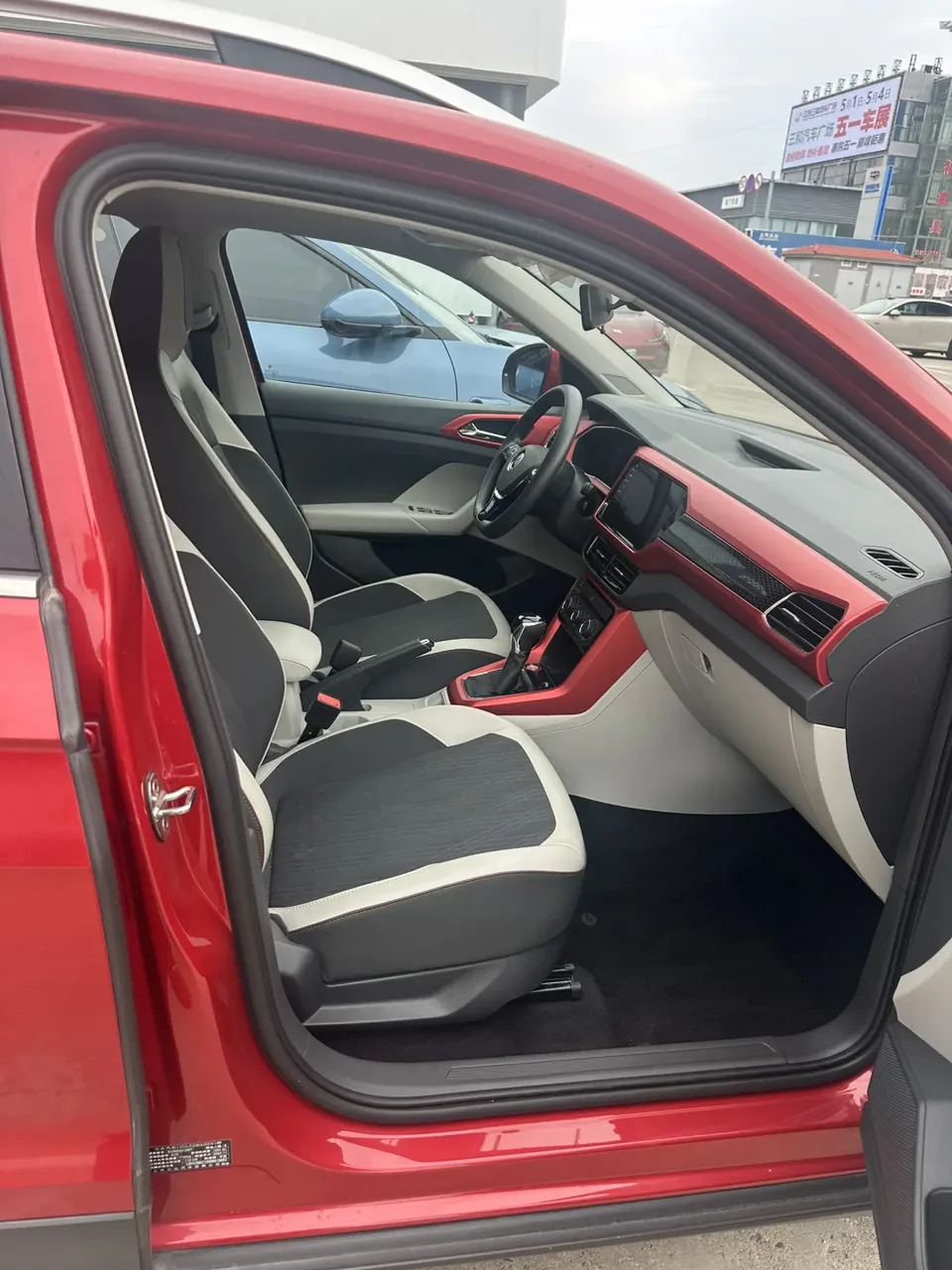 Volkswagen Tu Kai 2022 Tukai 280TSI DSG Comfort Edition 2024 — миниатюра 5