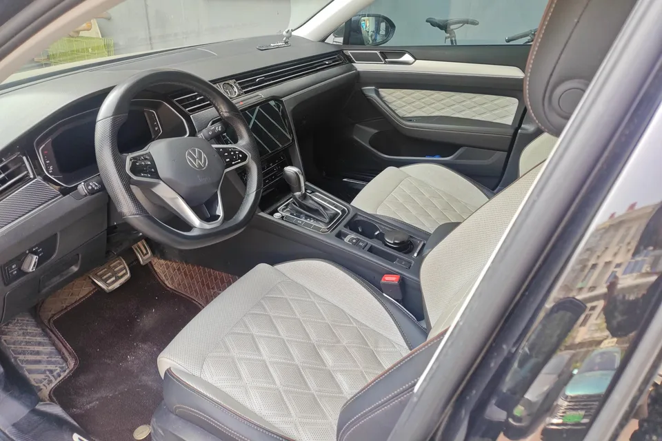 Volkswagen Magotan Magotan 2023 2 million commemorative edition 330TSI DSG luxury model 2023 — миниатюра 4