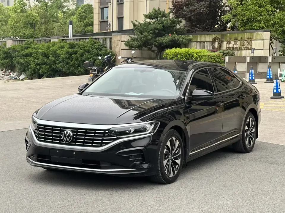 Volkswagen Passat Passat 2022 280TSI Business Edition 2022 — photo 1, buy with delivery to Moscow