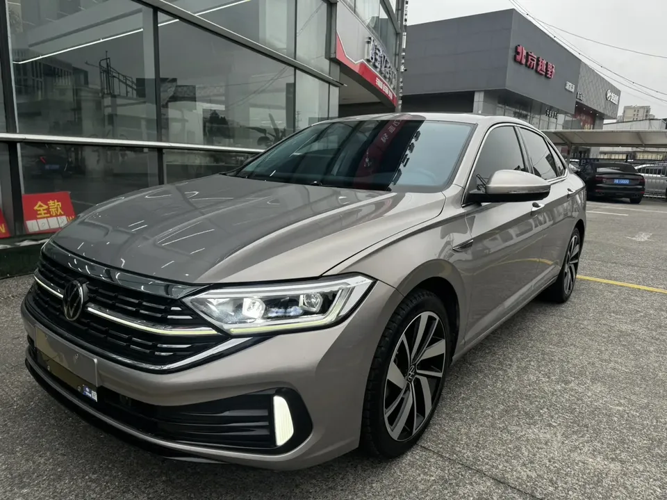 Volkswagen Sagitar 2022
