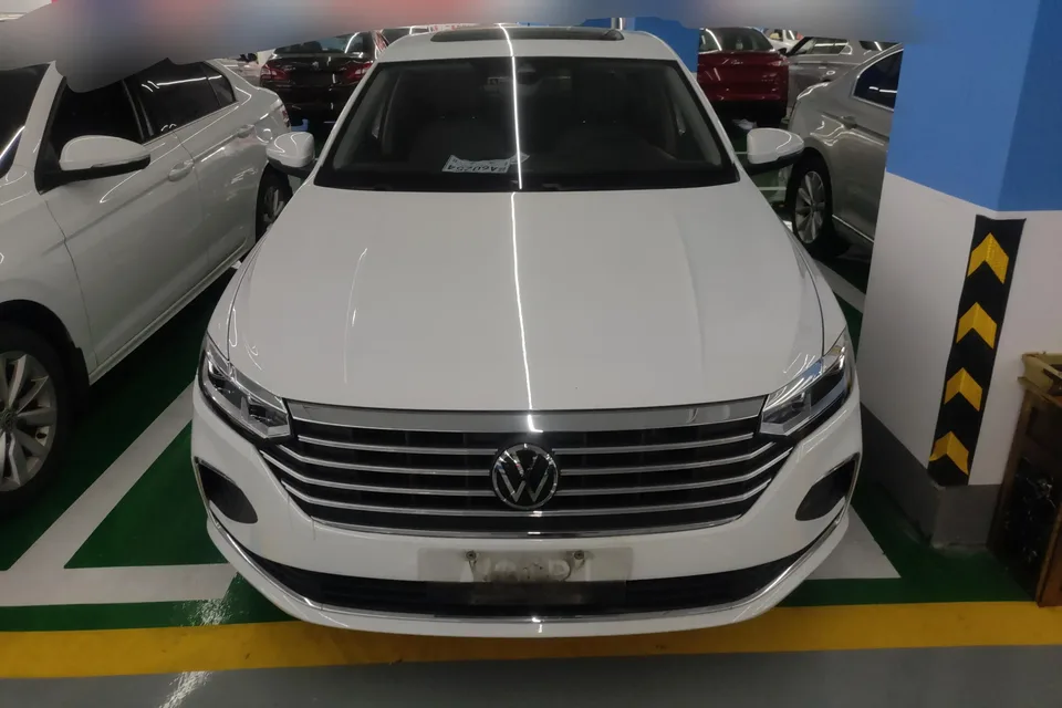 Volkswagen Lavida 300TSI DSG Full Edition 2023 — миниатюра 2