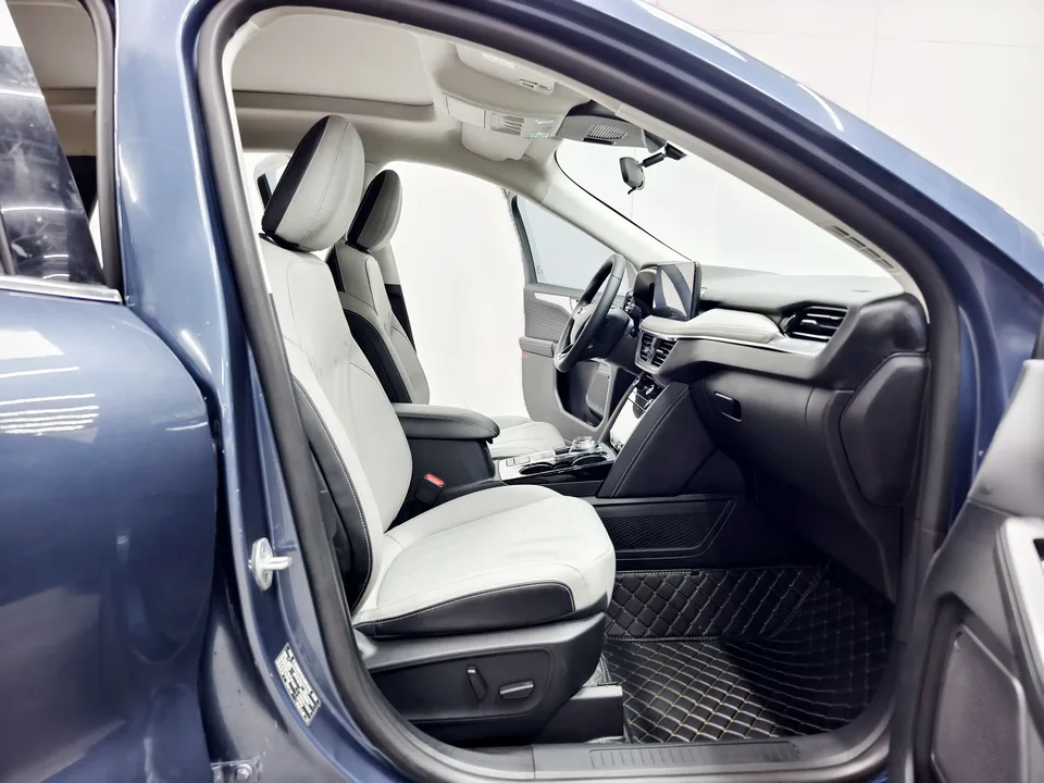 Ford Escape 2024 EcoBoost 245 2WD Premium Edition 2025 — миниатюра 4