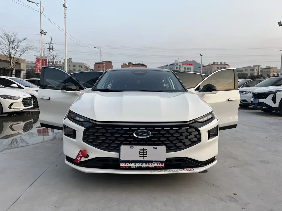 Ford Mondeo Mondeo EcoBoost 245 Fashion Edition 2023 — миниатюра 3