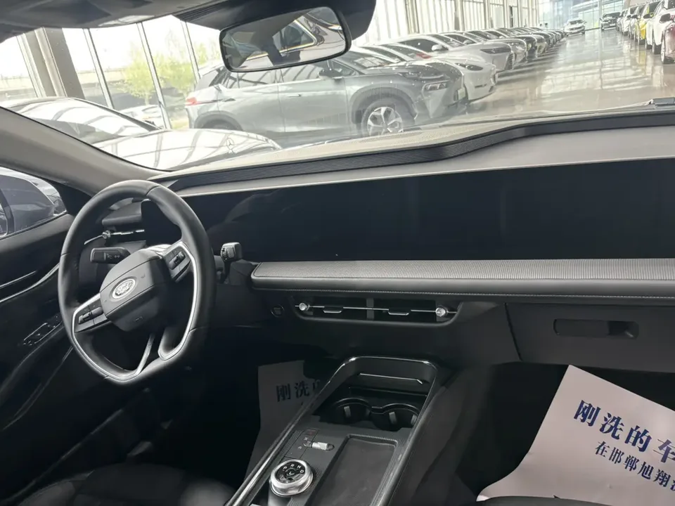 Ford Mondeo Mondeo EcoBoost 245 Luxury 2024 — миниатюра 5