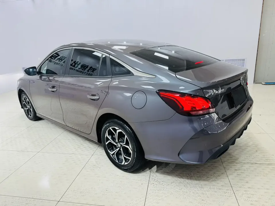 MG 5 180DVVT CVT Youth Deluxe Edition 2022 — миниатюра 4