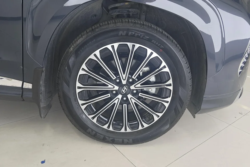 Hyundai Kustu 270TGDi LUX Premium Edition 2025 — миниатюра 2