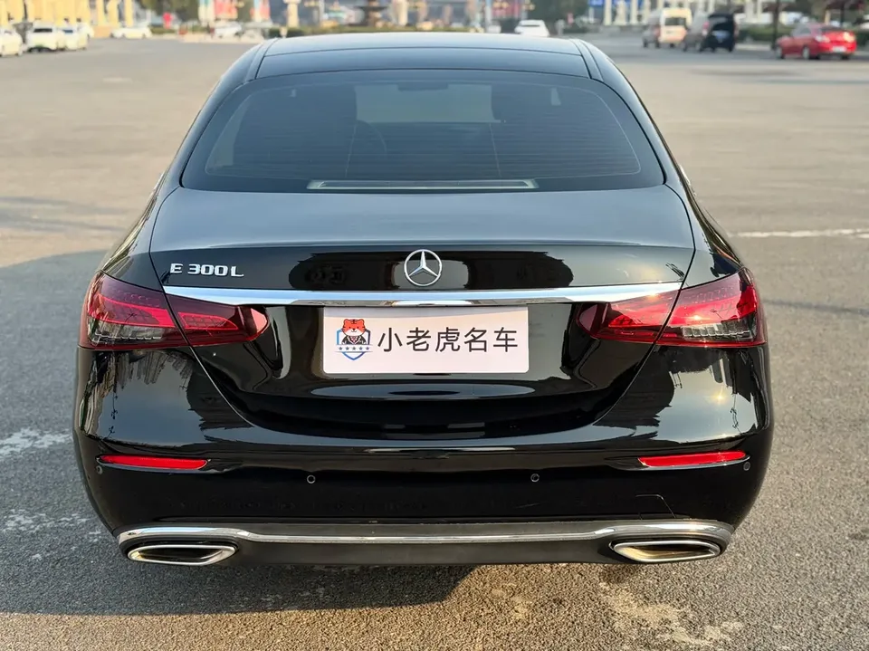 Mercedes-Benz E-Class Mercedes-Benz E-Class 2023 E 300 L luxury sedan 2023 — thumbnail 2