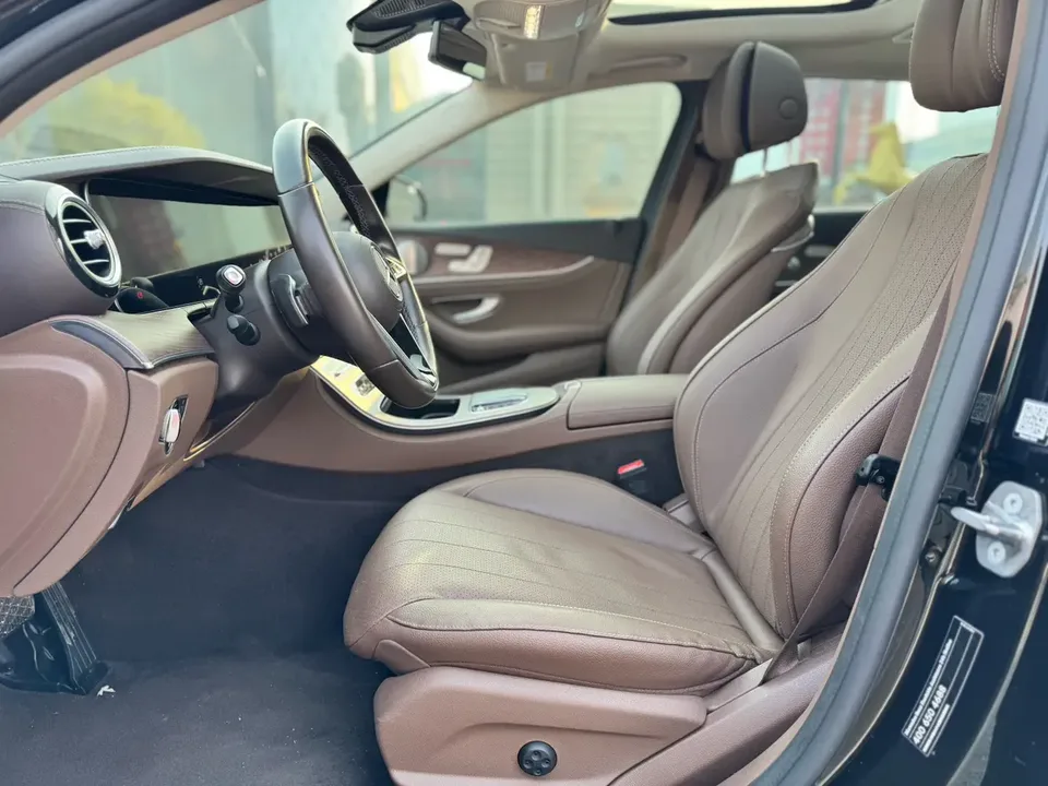 Mercedes-Benz E-Class Mercedes-Benz E-Class 2023 E 300 L luxury sedan 2023 — thumbnail 4