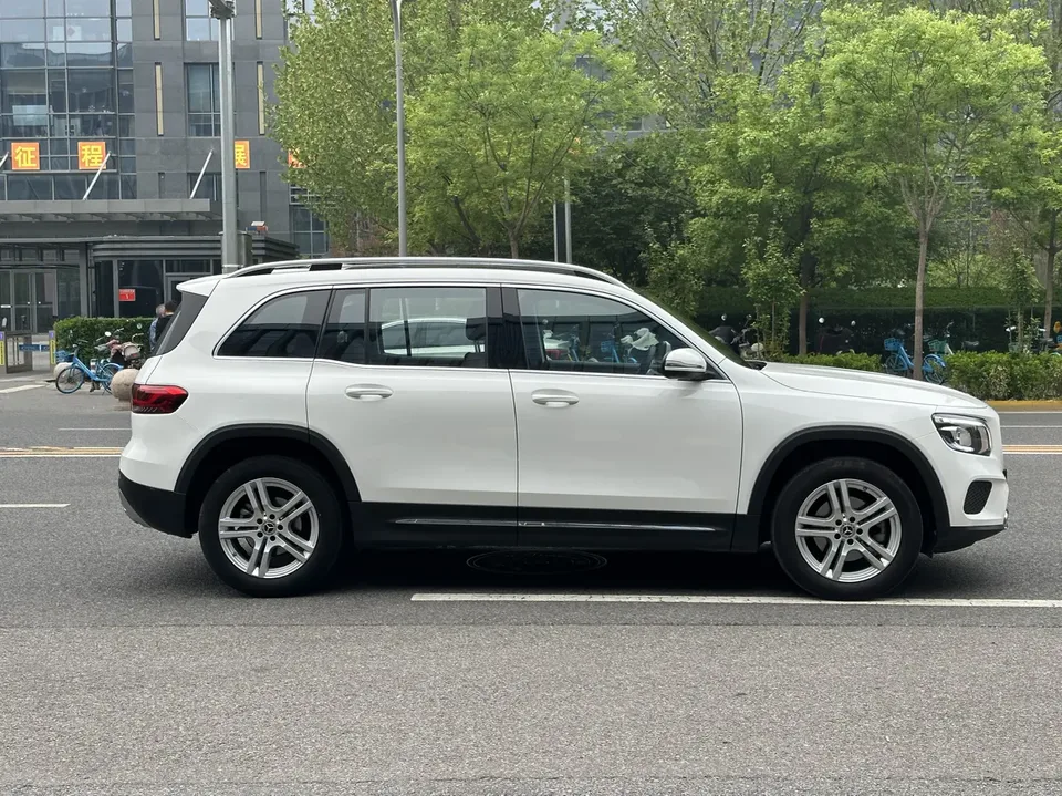 Mercedes-Benz GLB-Class Mercedes-Benz GLB 2023 GLB 200 Dynamic 2023 — миниатюра 4