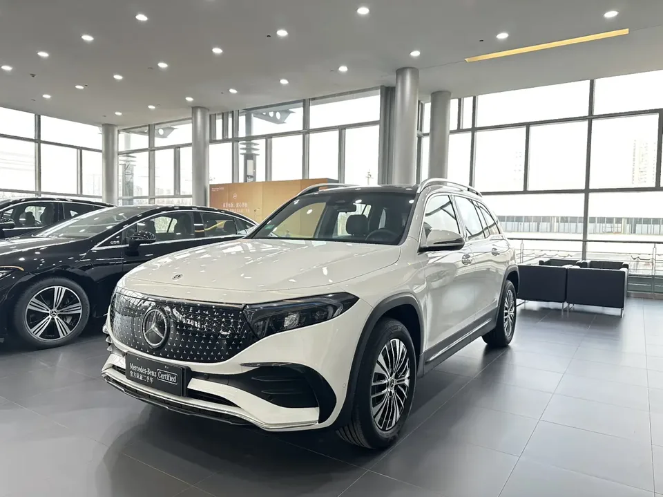 Mercedes-Benz EQB 2025