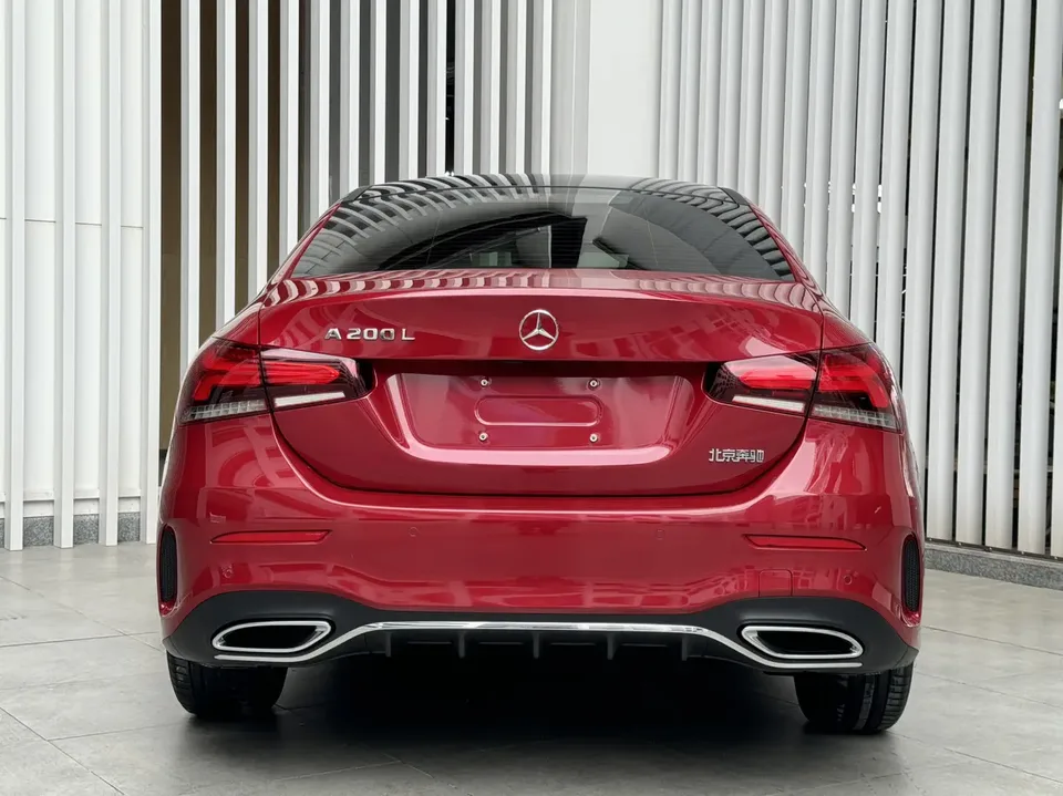 Mercedes-Benz Mercedes Benz A Class second facelift A 200 L sports sedan fashion version 2023 — миниатюра 2