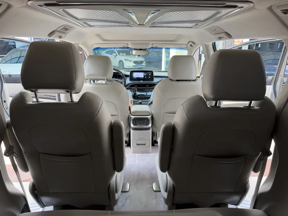 Buick GL8 GL8 2022 facelift land business class 2.0T smart model 2023 — thumbnail 4