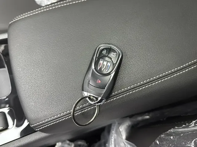 Buick Majesty Regal 2024 25T Super Edition 2026 — миниатюра 2