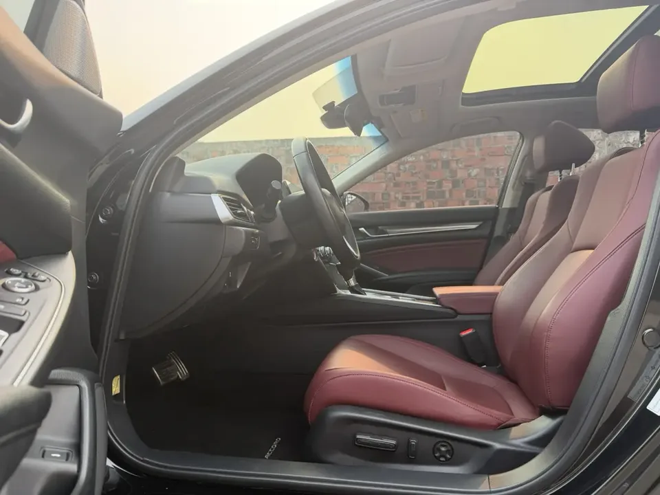 Honda Accord 2022 Accord 260TURBO Fantasy Night Premium Edition 2023 — миниатюра 5