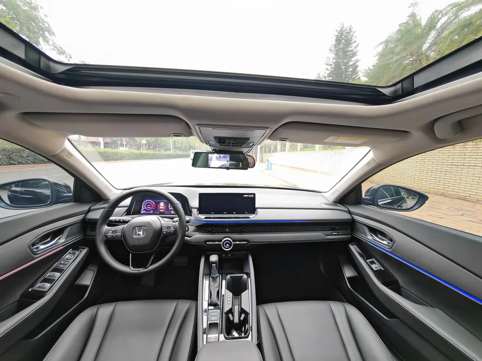 Honda Accord Rui T 260TURBO Deluxe Edition 2024 — миниатюра 3