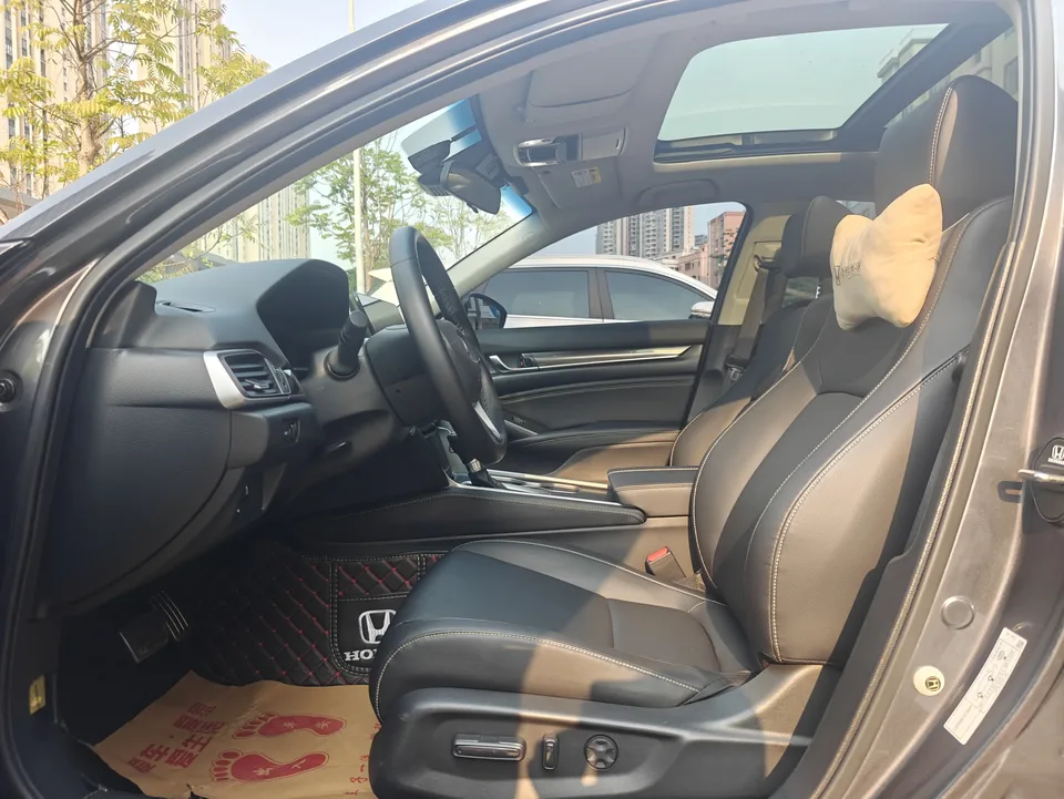 Honda Accord 2022 Accord 260TURBO Fantasy Night Premium Edition 2022 — миниатюра 5