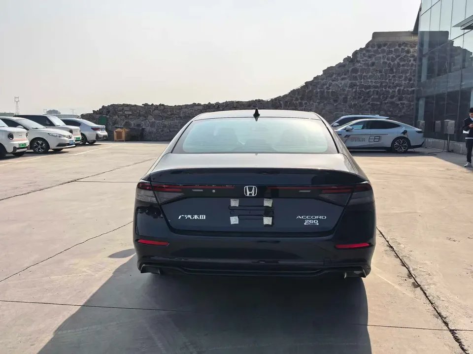 Honda Accord Accord 2025 Sharp T-Motion 260TURBO Comfort Edition 2026 — миниатюра 2