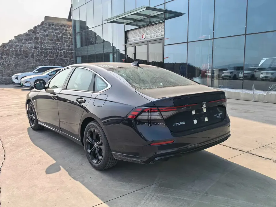 Honda Accord Accord 2025 Sharp T-Motion 260TURBO Comfort Edition 2026 — миниатюра 4