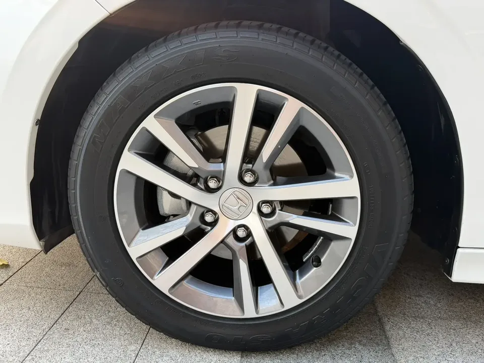 Honda CIVIC 2022 Civic 240TURBO CVT Dynamic Edition 2023 — миниатюра 5