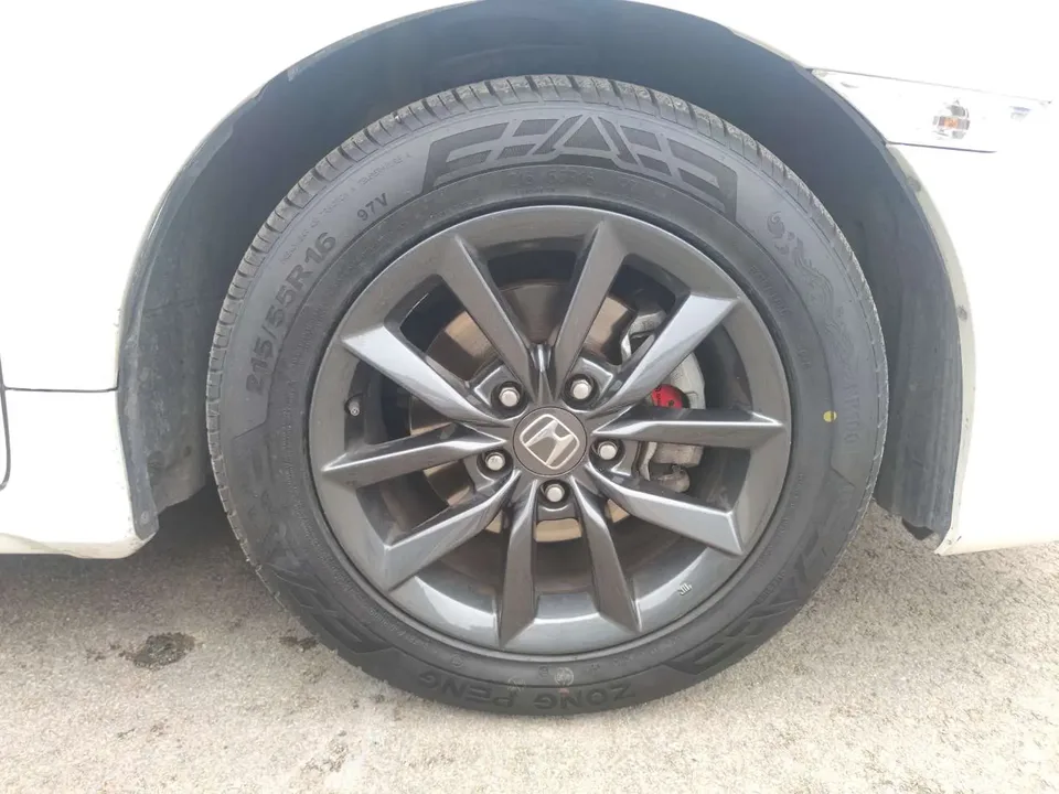 Honda CIVIC 220TURBO CVT Dynamic Edition National VI 2022 — миниатюра 2