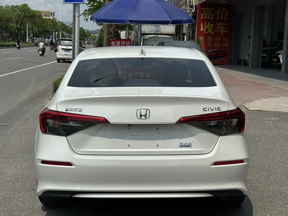 Honda CIVIC 2022 Civic 240TURBO CVT Dynamic Edition 2022 — миниатюра 2