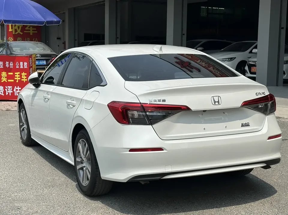 Honda CIVIC 2022 Civic 240TURBO CVT Dynamic Edition 2022 — миниатюра 4