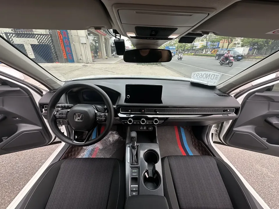 Honda CIVIC 2022 Civic 240TURBO CVT Dynamic Edition 2022 — миниатюра 5